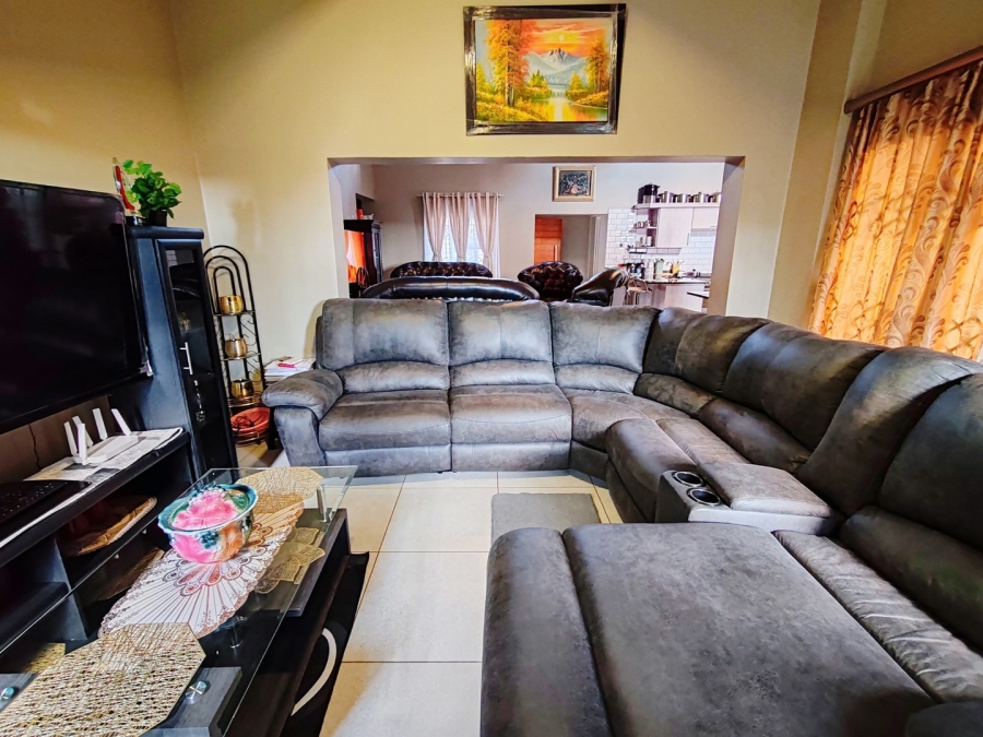 3 Bedroom Property for Sale in Grimbeeck Park North West